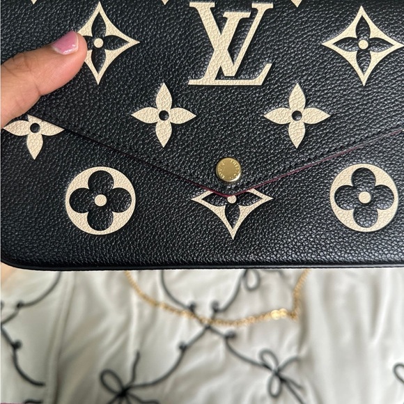 Louis Vuitton Felicie Pochette Black and Cream Monogram Clutch Authentic - Picture 6 of 11